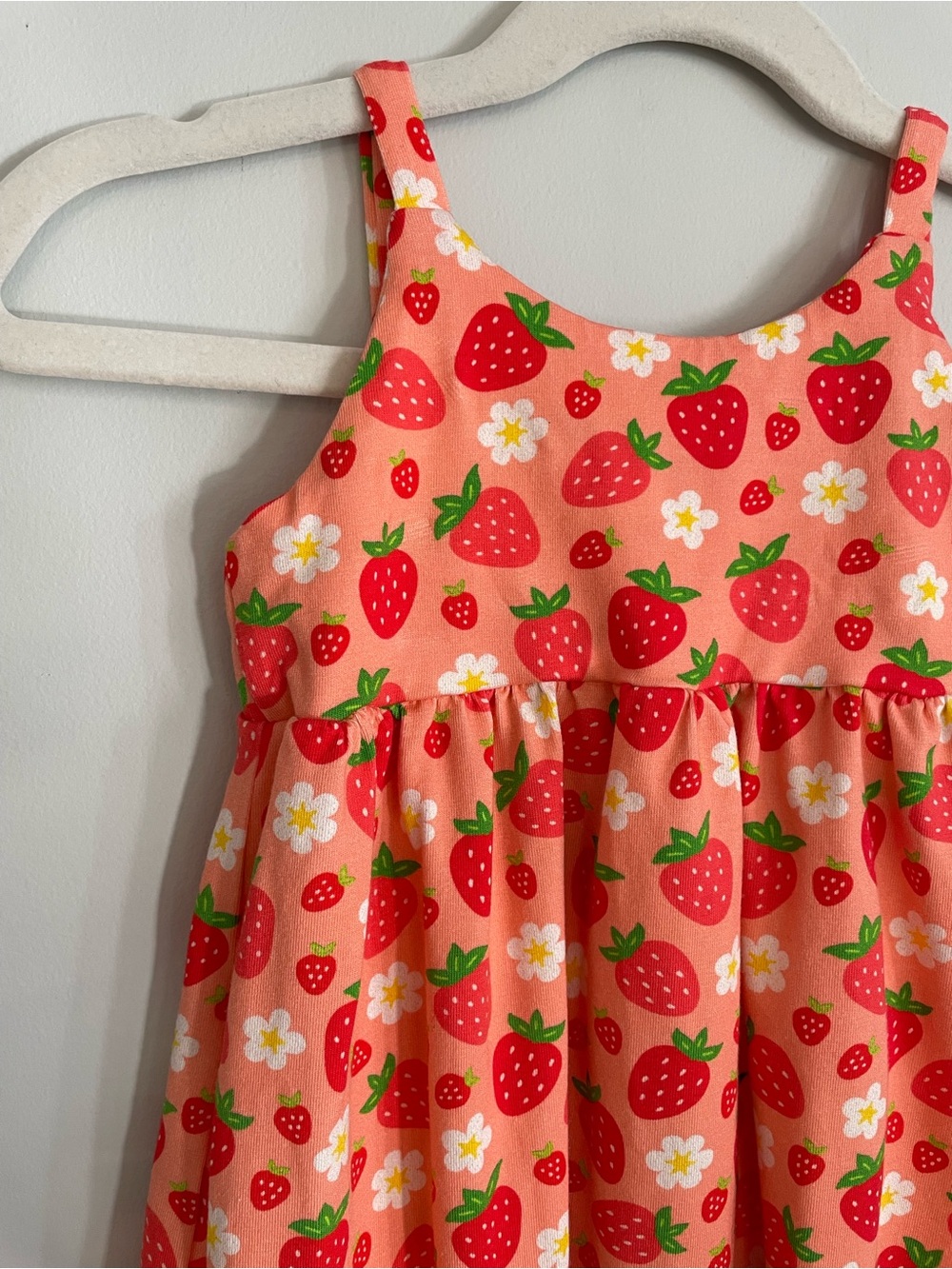 Bright Strawberry Print romper 🇨🇦